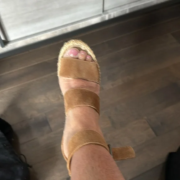 Sandals - Picture 3 of 8